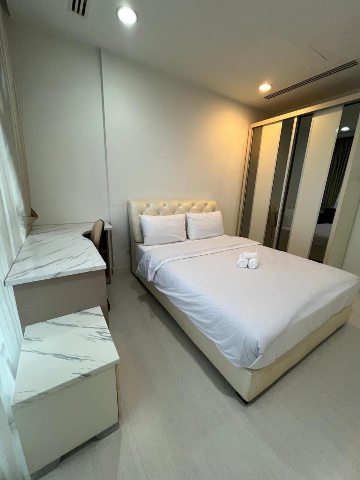 Convenient Klcc 2-bedroom Unit Pangsapuri