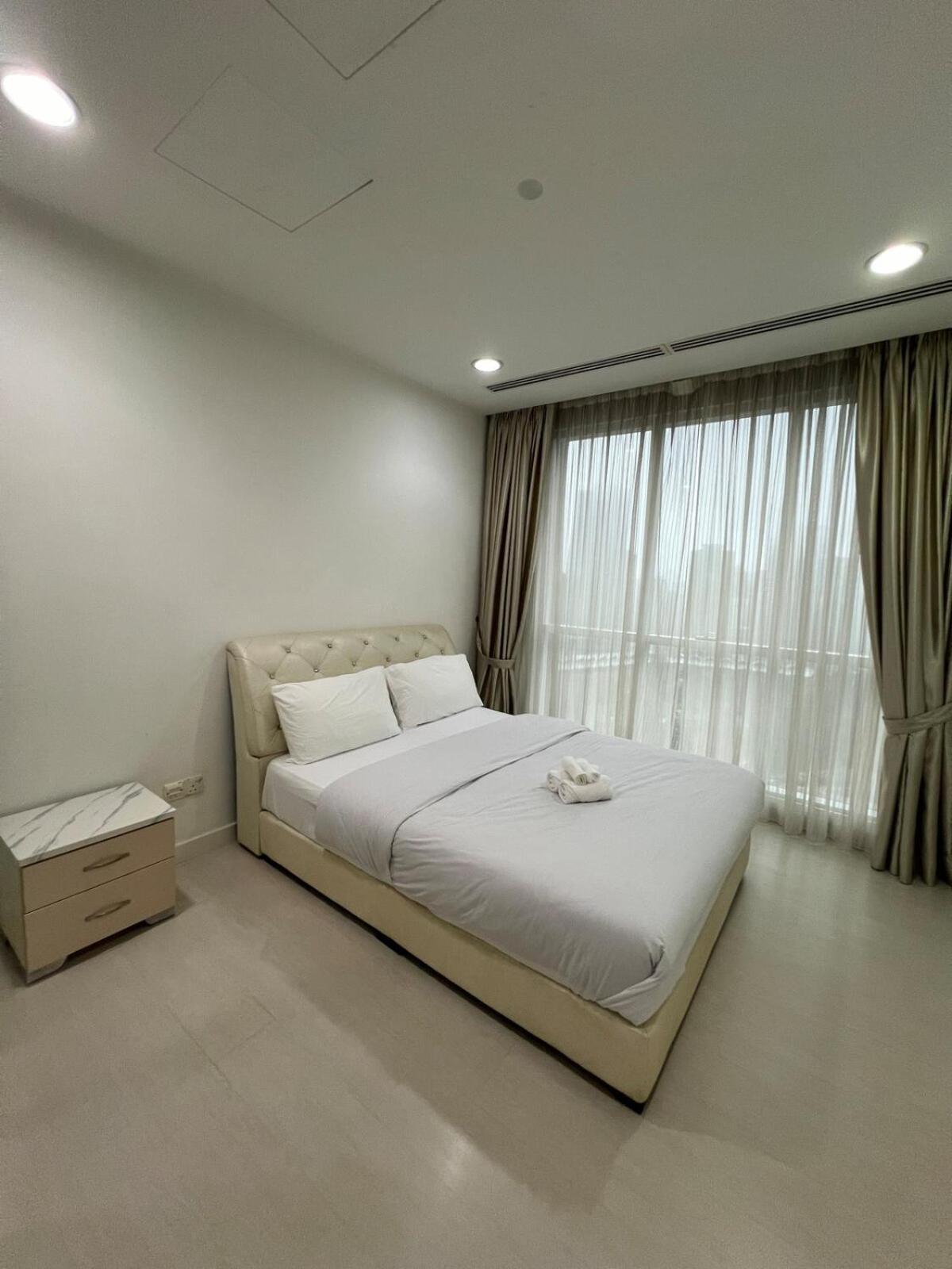 Pangsapuri Convenient Klcc 2-bedroom Unit Kuala Lumpur