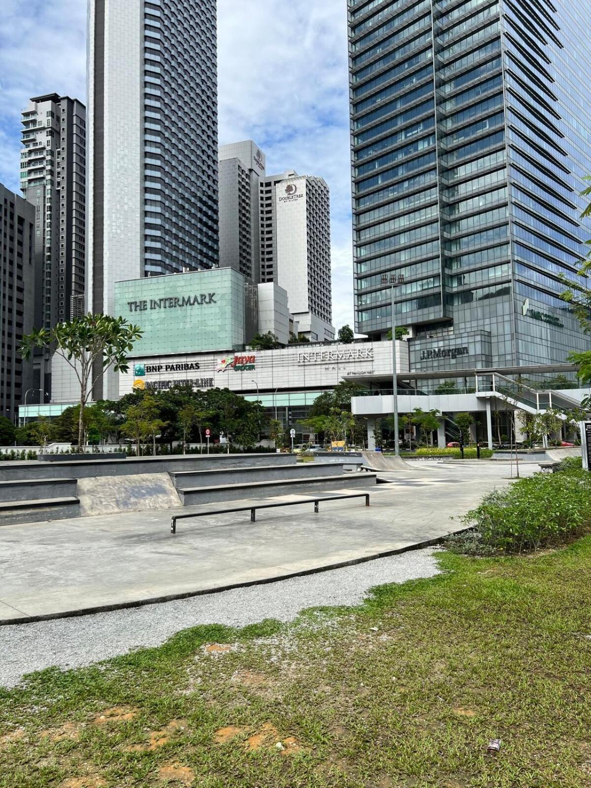 Convenient Klcc 2-bedroom Unit Pangsapuri *