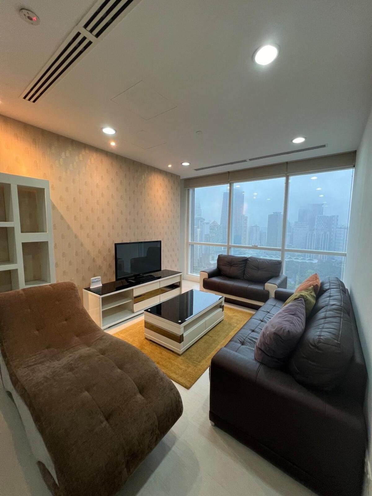 Convenient Klcc 2-bedroom Unit Pangsapuri *
